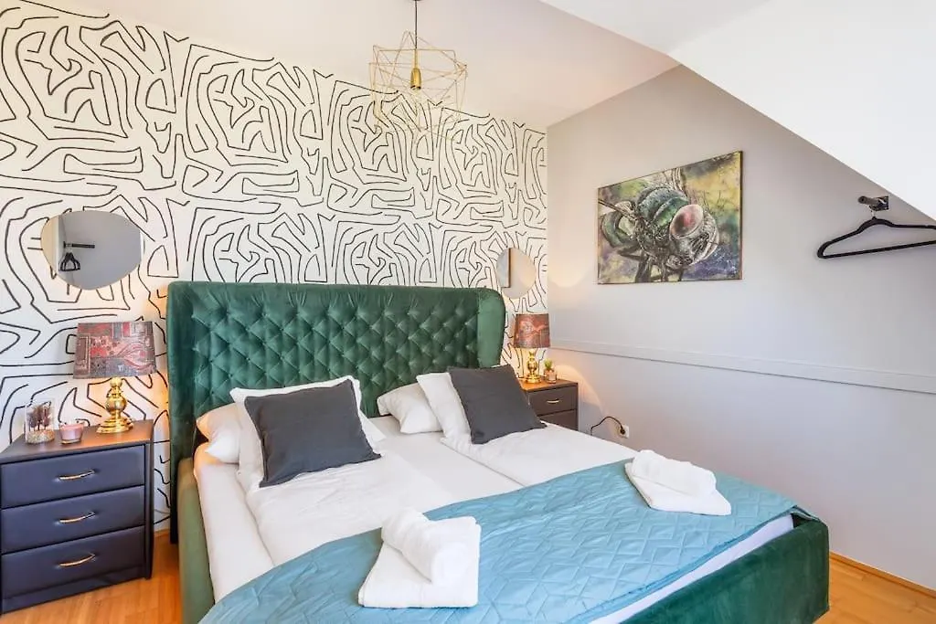 Green Dream Apt. / 3Br / Rooftop / Terasse Vienna 0*,  Austria