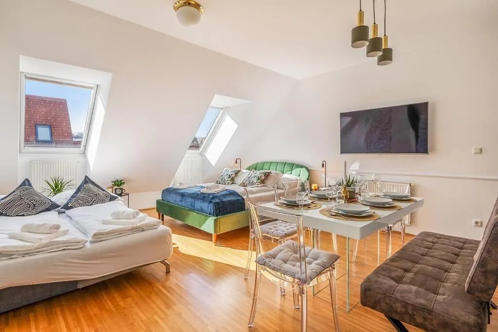 Green Dream Apt. / 3Br / Rooftop / Terasse Vienna 0*,