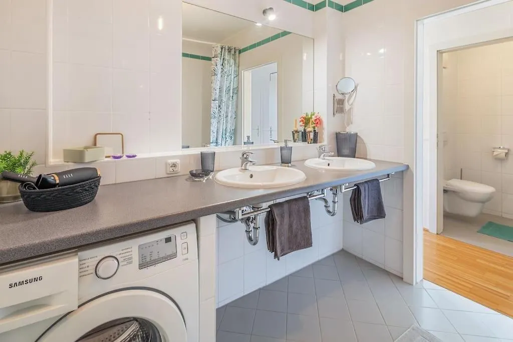 Green Dream Apt. / 3Br / Rooftop / Terasse Vienna Austria